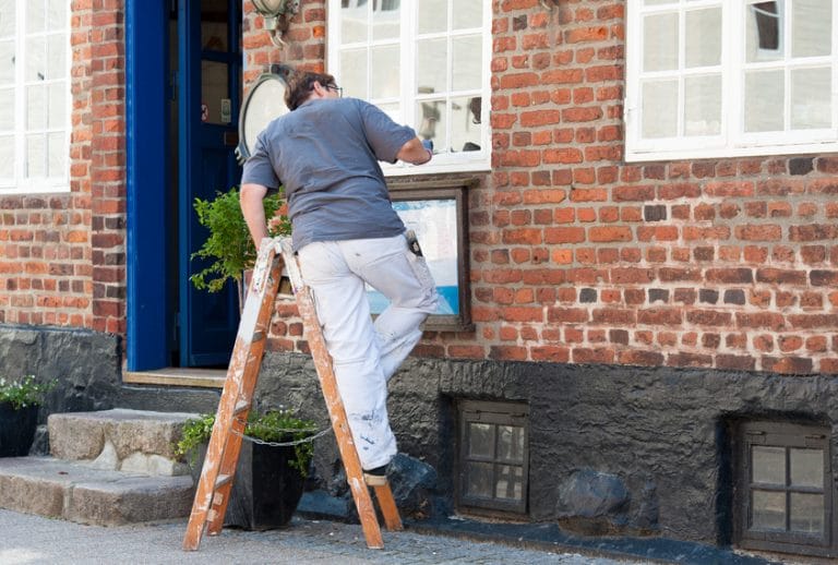 Türen und Fenster streichen Schwedischer Farbenhandel